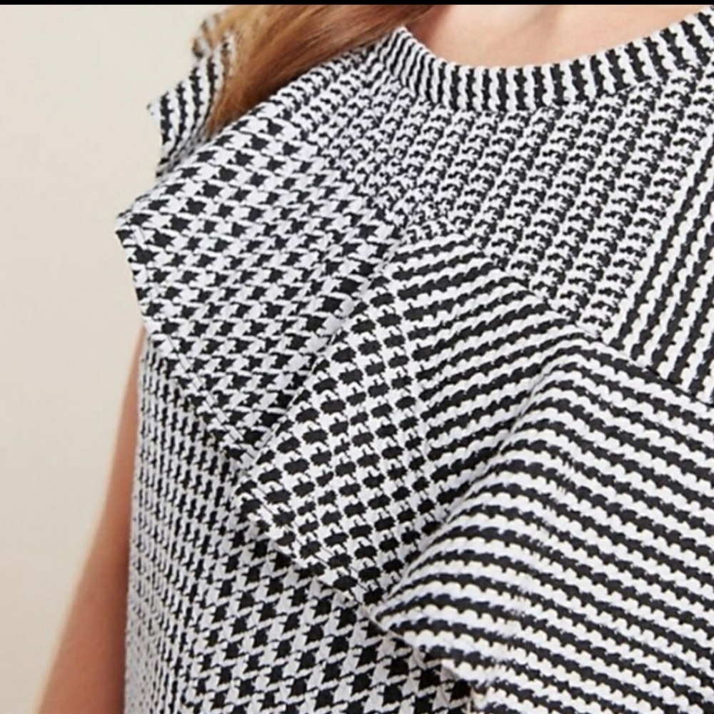 🖤🤍 Dolan Callan Houndstooth Ruffled Top - Picture 4 of 8